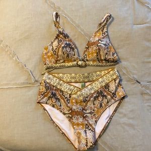 Alana Gunn Bikini set